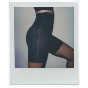 SKIMS Core Control Short (Mid-Thigh)
